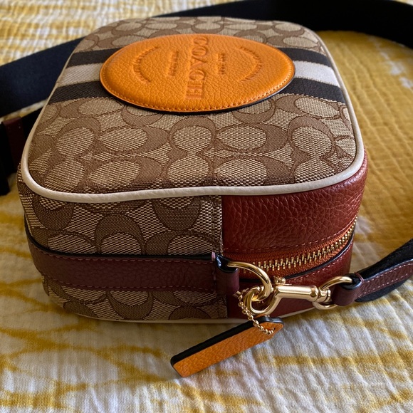 Coach Signature Jacquard Dempsey Crossbody Khaki Sunbeam - Picture 3 of 11